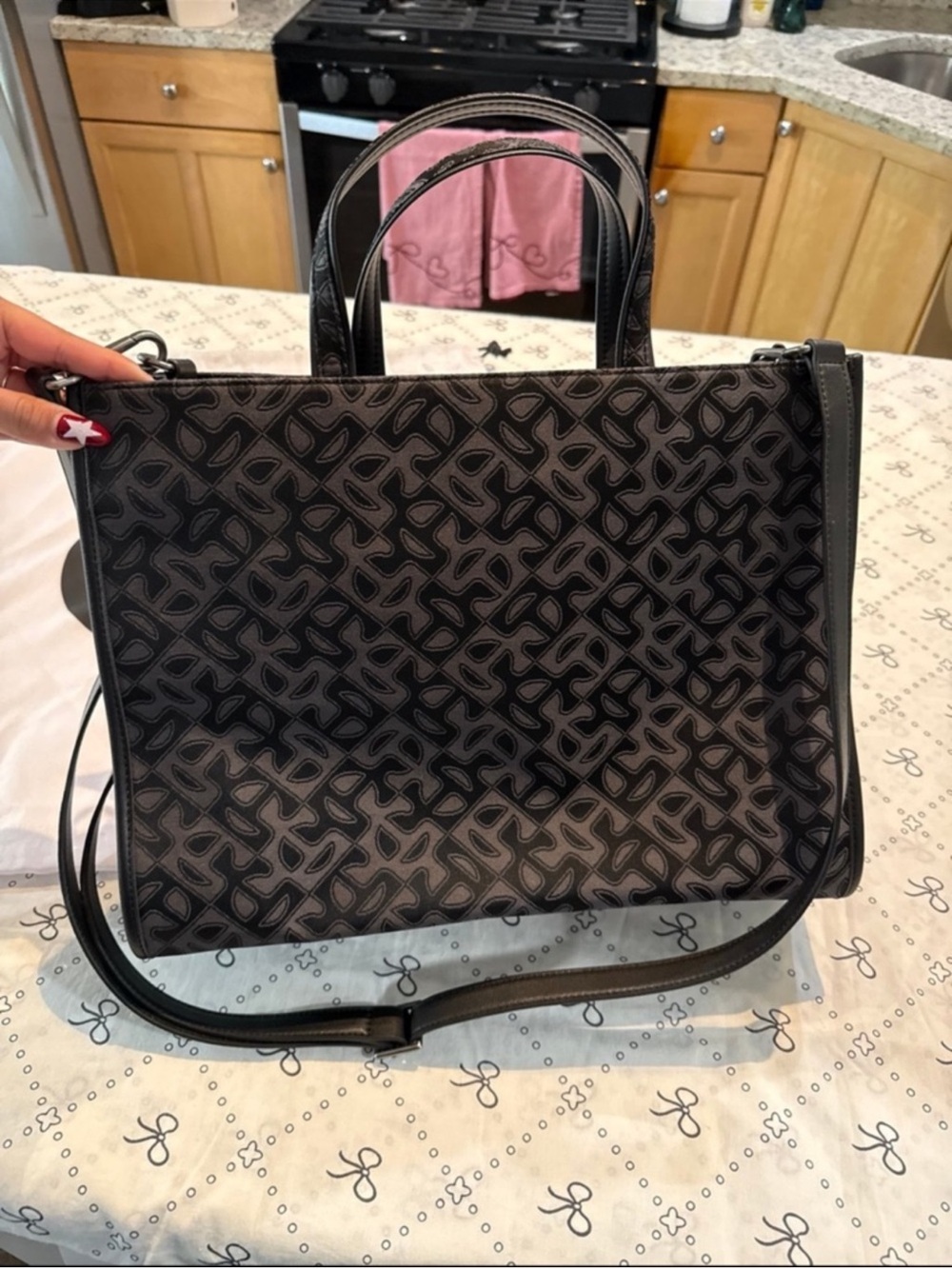 Telfar Black Logo-Patterned Tote Briefcase - Picture 5 of 7